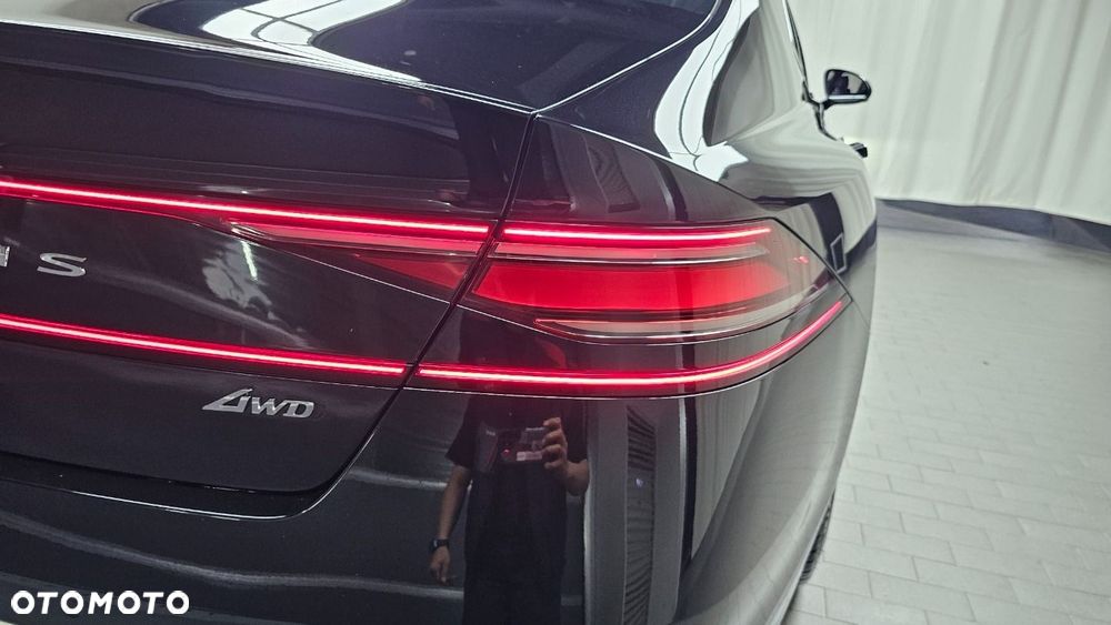 Genesis G90 - 5