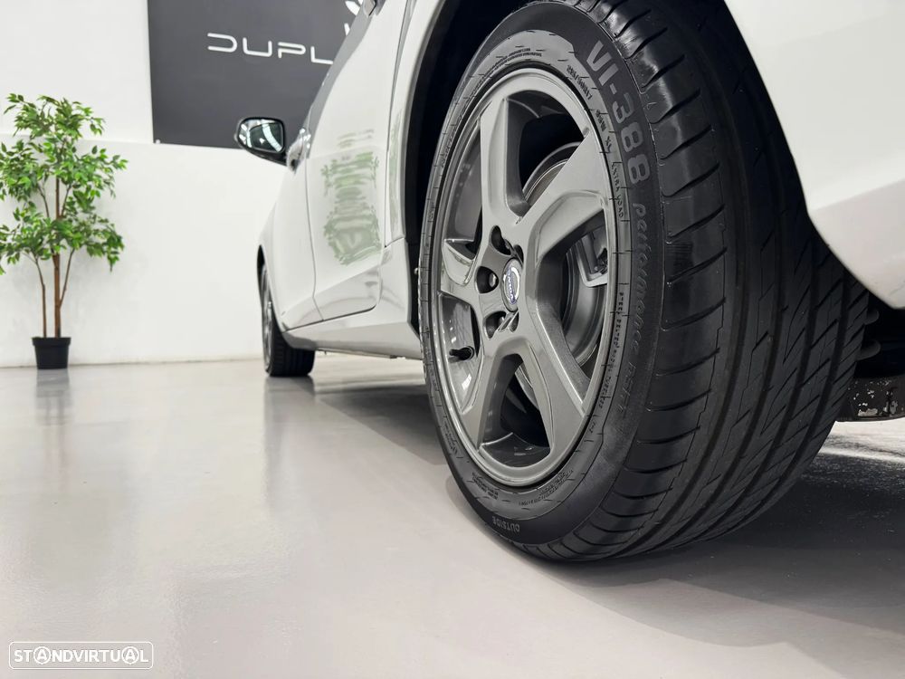 Volvo V60 2.0 D3 Momentum - 8