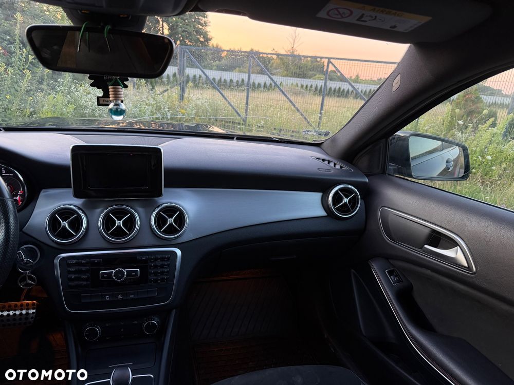 Mercedes-Benz GLA 45 AMG 4-Matic - 14