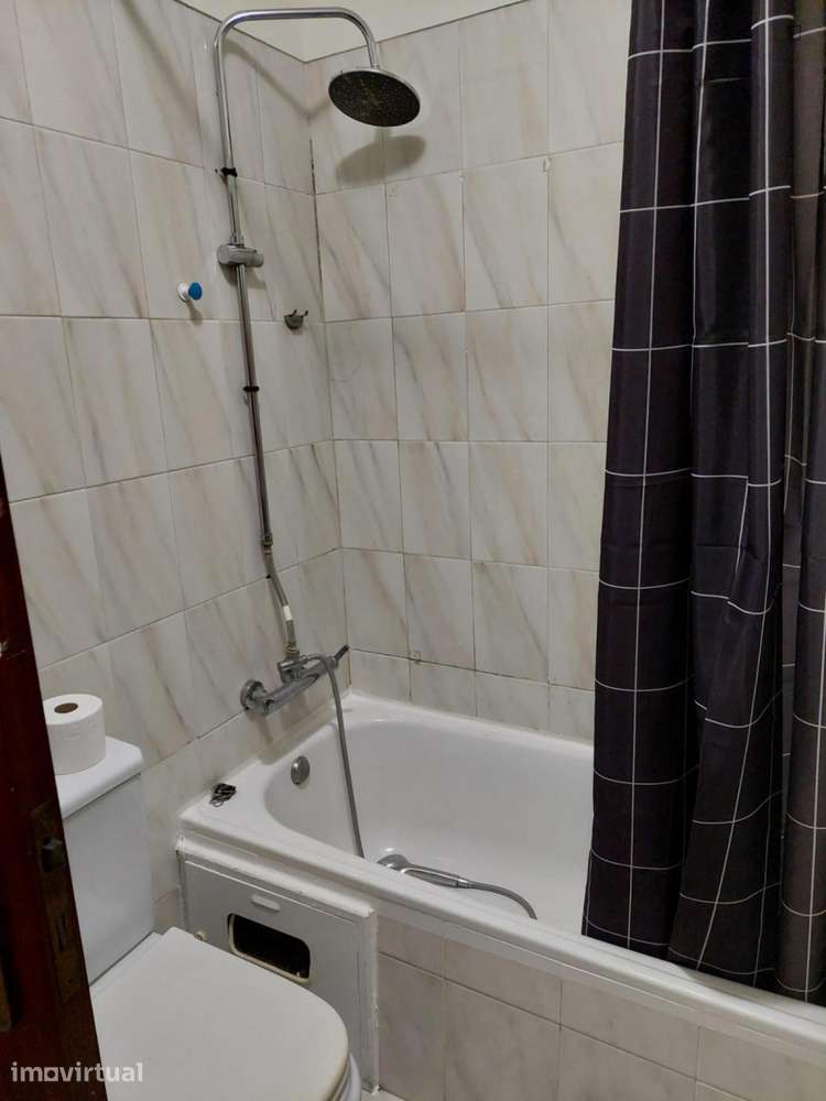 Quarto - localizado em Santarem - Grande imagem: 5/21