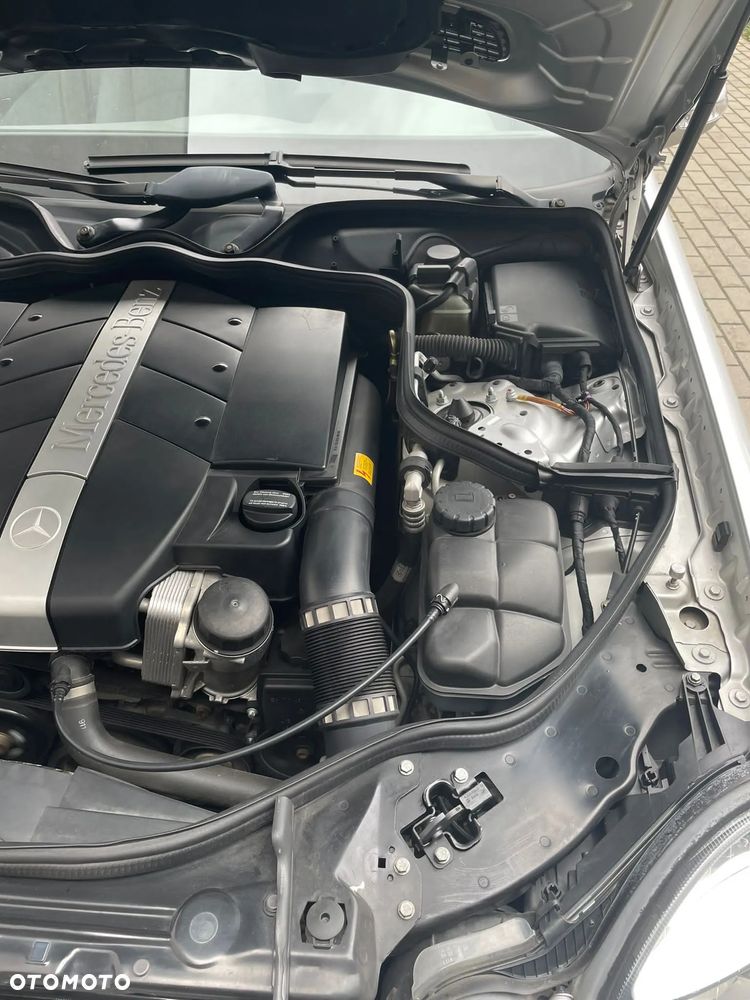 Mercedes-Benz Klasa E - 33