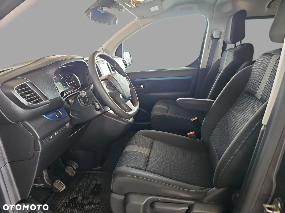 Peugeot Traveller - 13