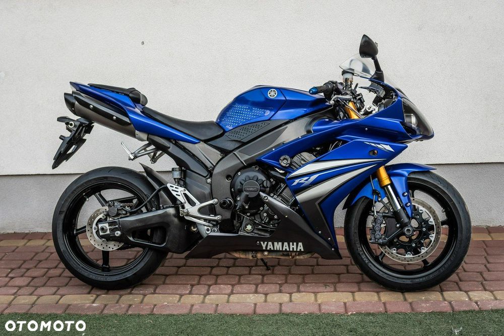Yamaha R1 - 2