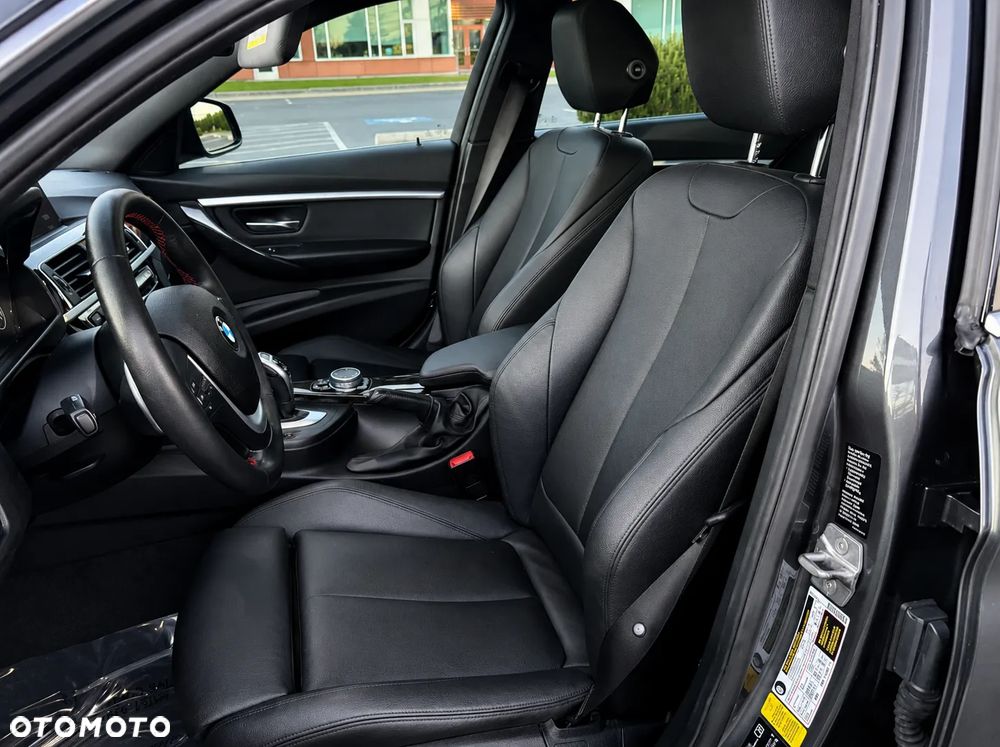 BMW Seria 3 330i xDrive - 7