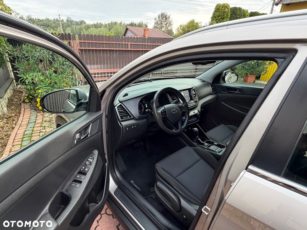 Hyundai Tucson blue 1.7 CRDi 2WD DCT Passion - 23