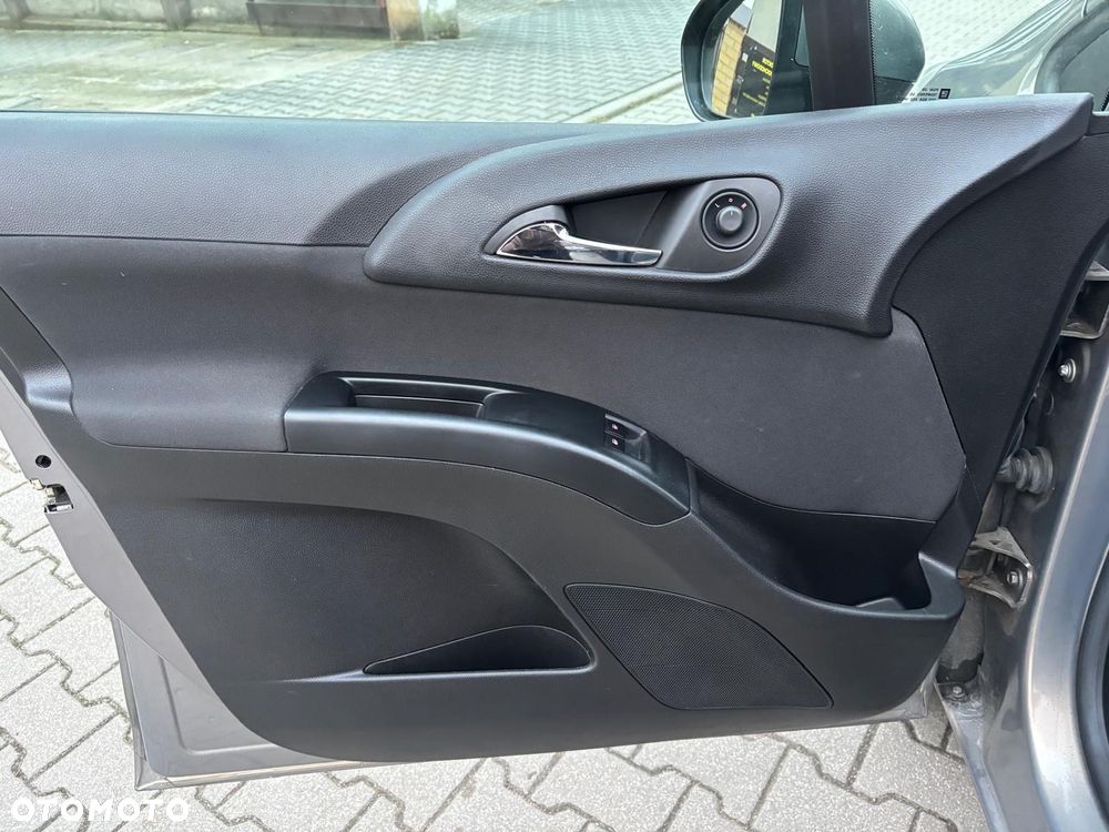 Opel Meriva 1.4 150 Jahre - 12
