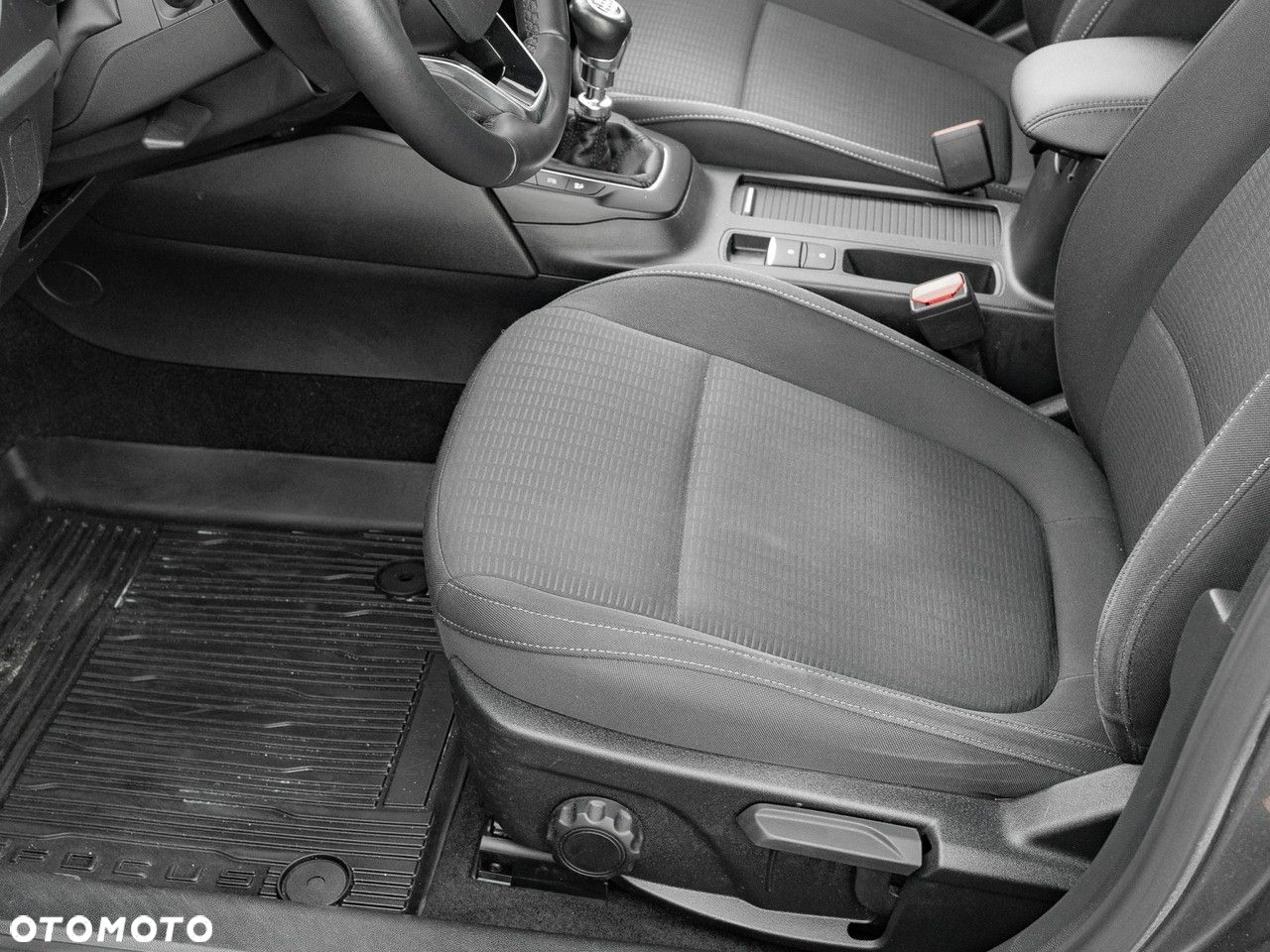 Ford Focus 1.0 EcoBoost Active - 14