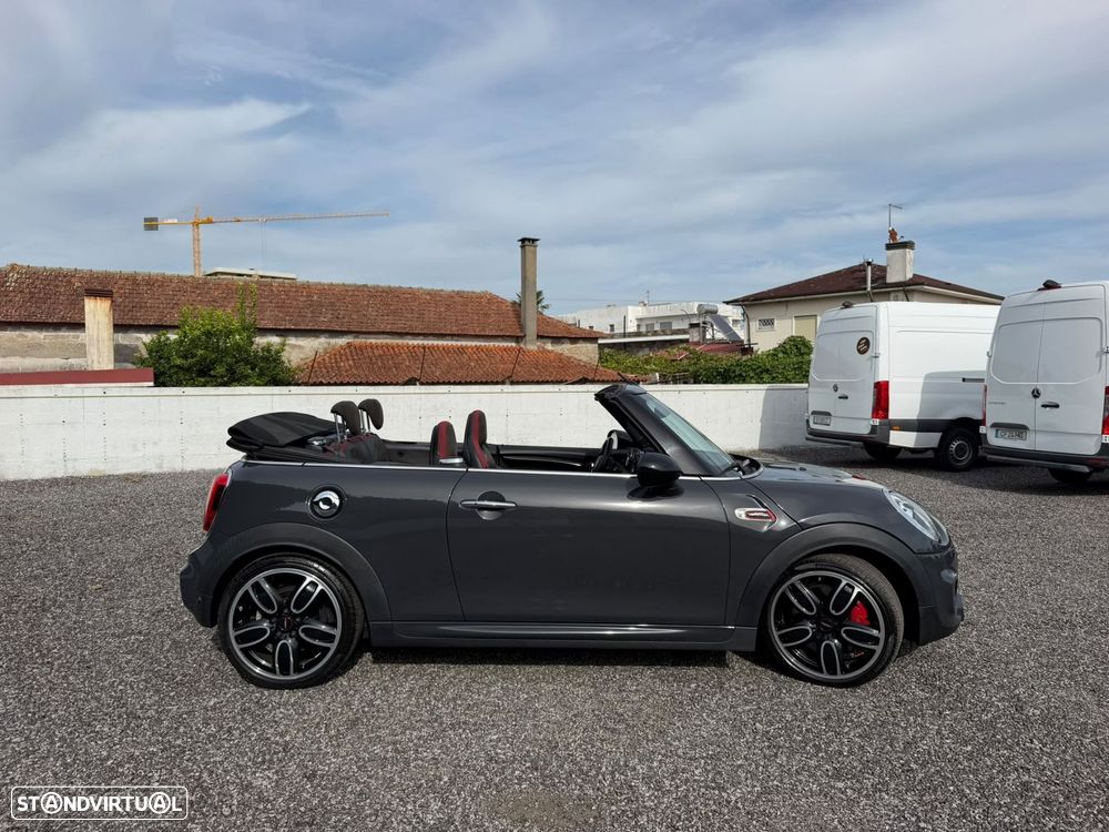 MINI Cabrio John Cooper Works - 17