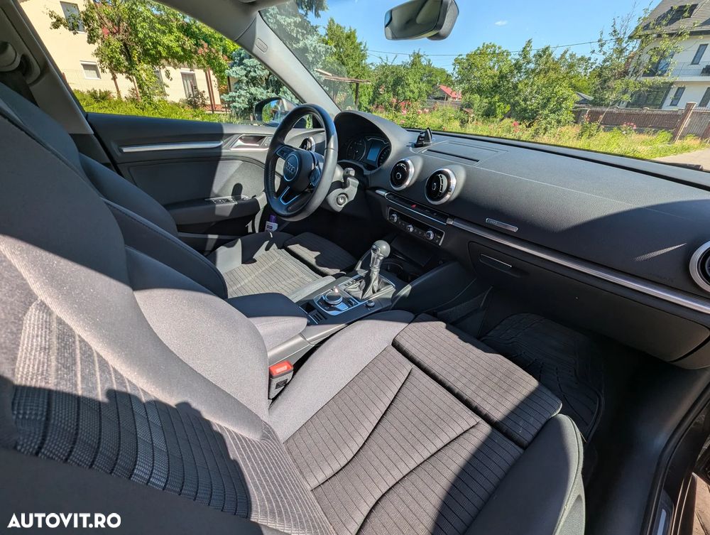 Audi A3 1.6 TDI S tronic Sport - 5
