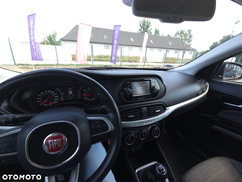 Fiat Tipo 1.6 MultiJet 16v Lounge - 30