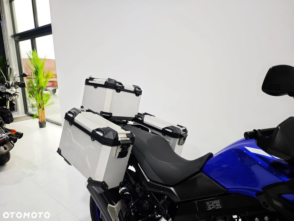 Suzuki V-STROM - 10