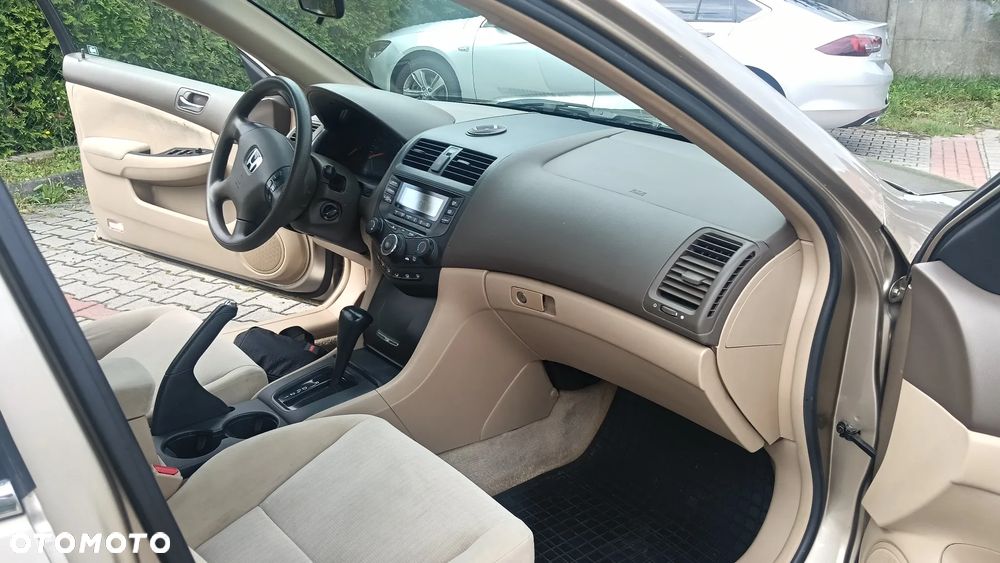 Honda Accord 2.4 LX - 23