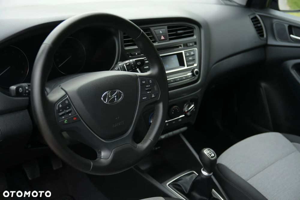 Hyundai i20 1.2 Passion - 28