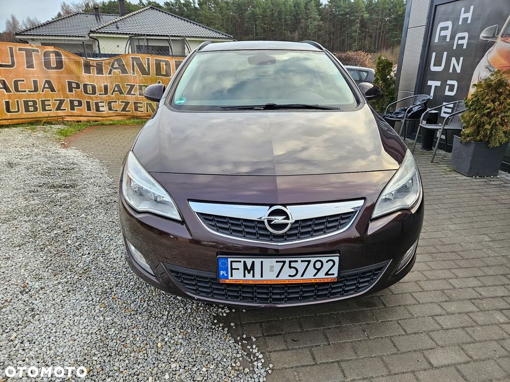 Opel Astra 1.4 Turbo 150 Jahre - 4