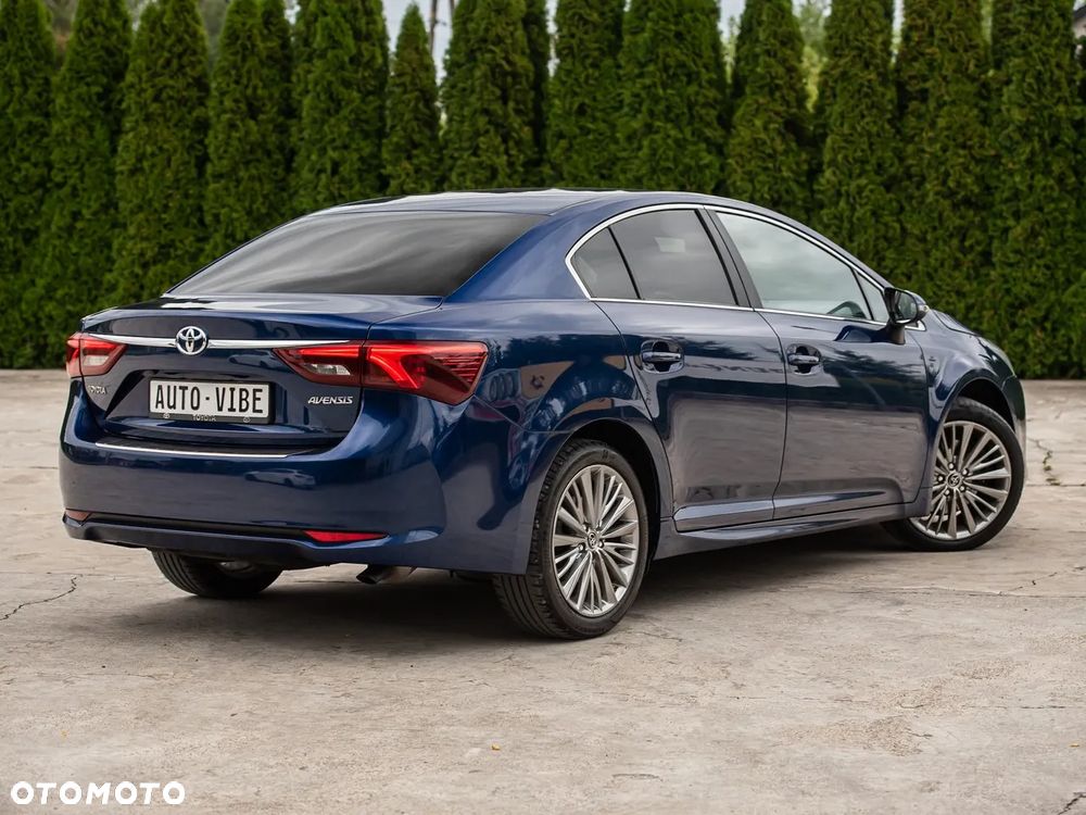 Toyota Avensis Touring Sports 2.0 D-4D Team Deutschland - 13
