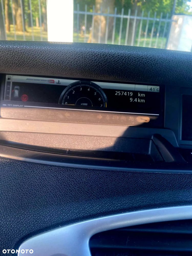 Renault Grand Scenic 2.0 16V 140 CVT Luxe - 10