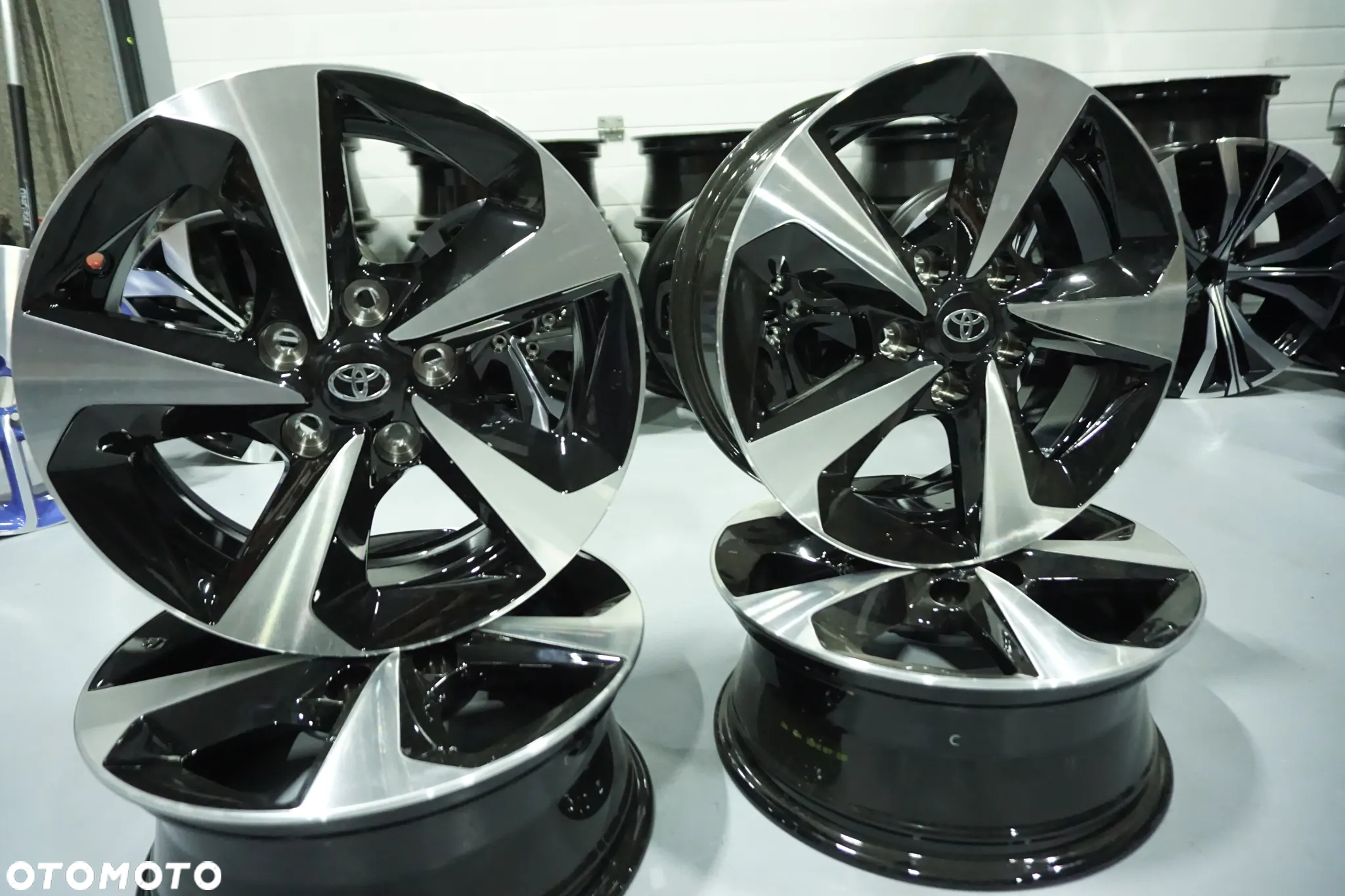 FELGI ALUMINIOWE 16 TOYOTA AURIS RAV 4 CAMRY 4 AVENSIS YARIS CROSS COROLLA  CH R 5X114,3 - 4