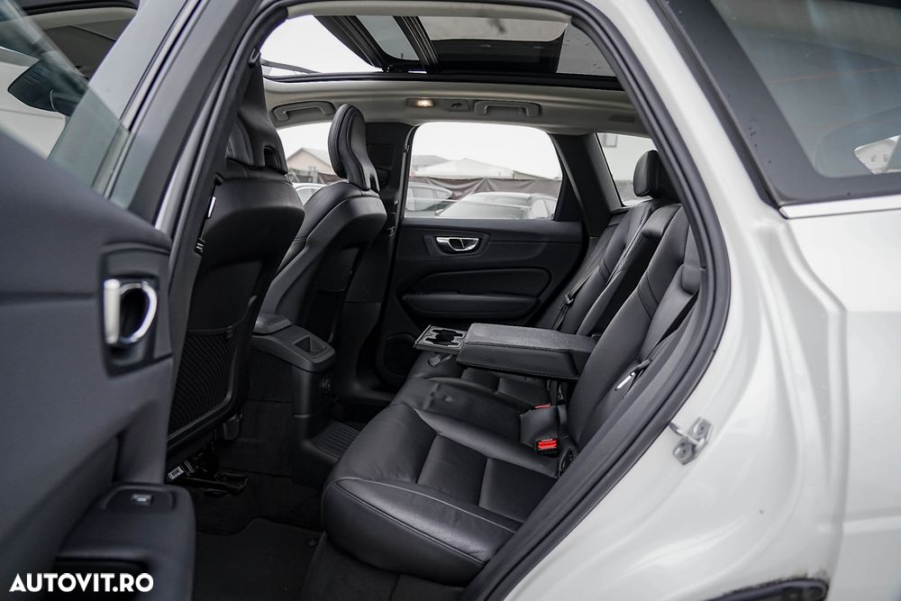 Volvo XC 60 Recharge T6 Twin Engine eAWD Inscription Expression - 13