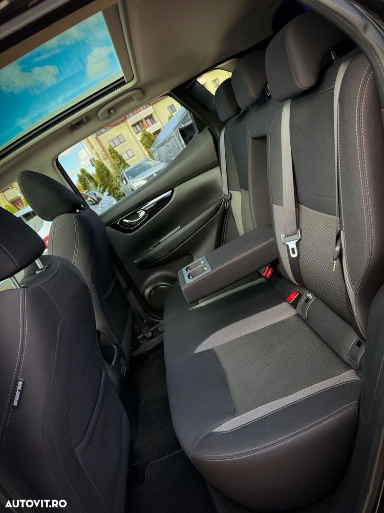 Nissan Qashqai 1.7 dCi Xtronic ALL-MODE 4x4i TEKNA - 8