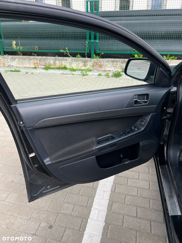 Mitsubishi Lancer 1.6 Intense - 28