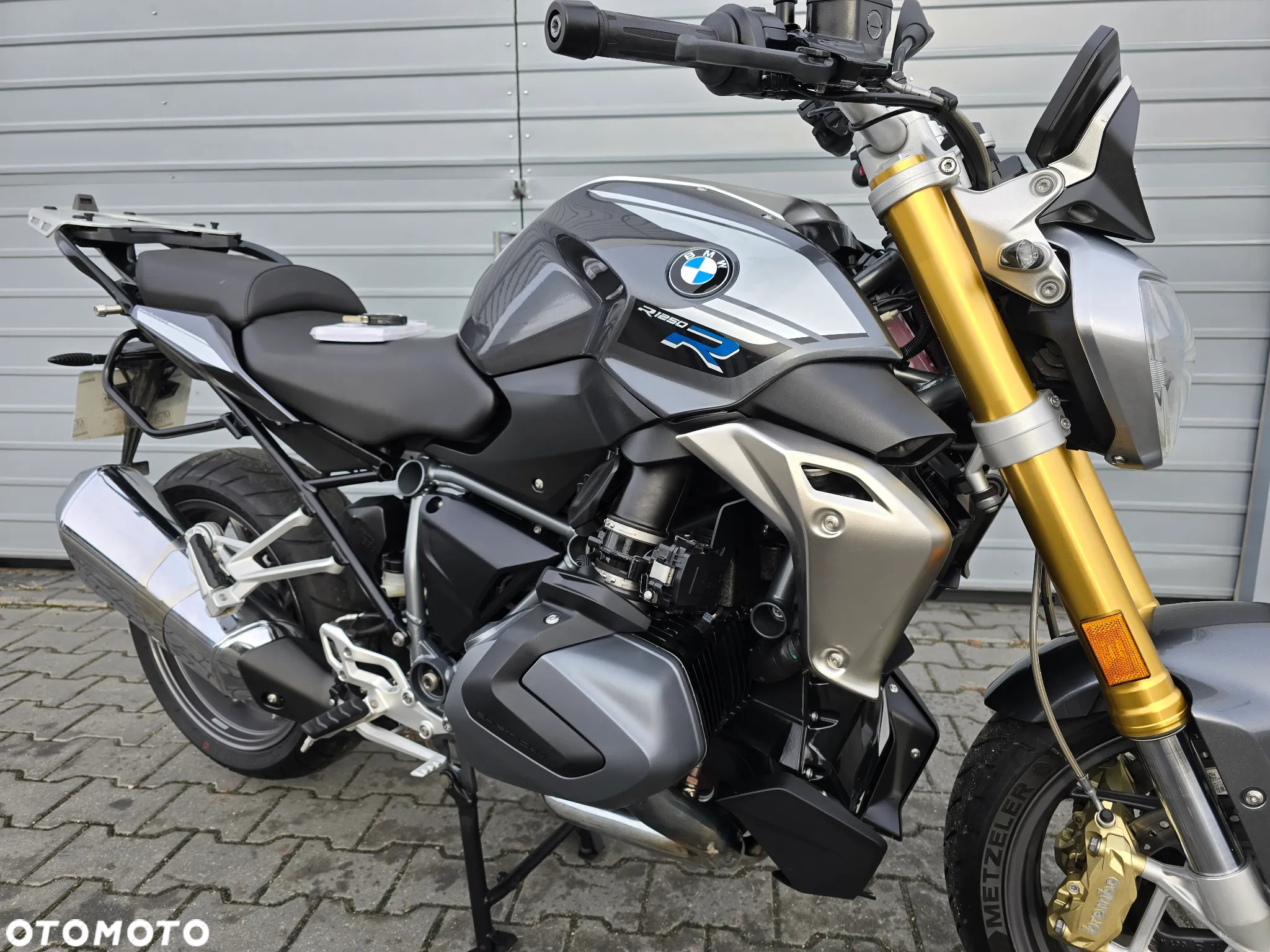 BMW R - 9
