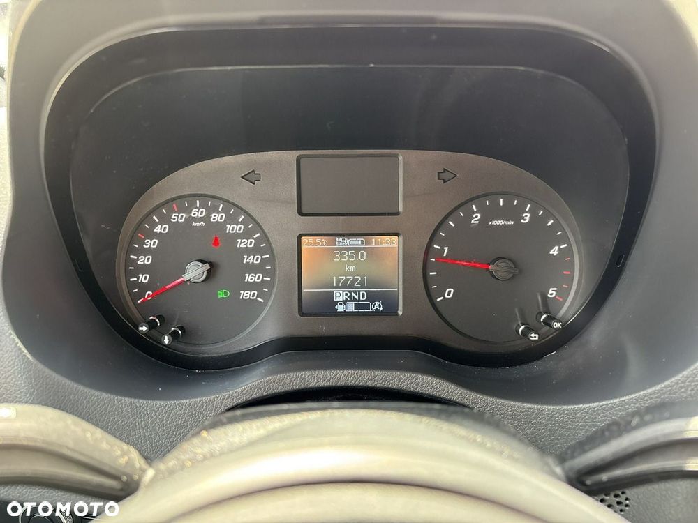 Mercedes-Benz Sprinter - 13