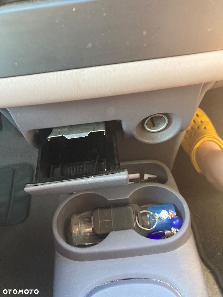 Nissan Almera - 37
