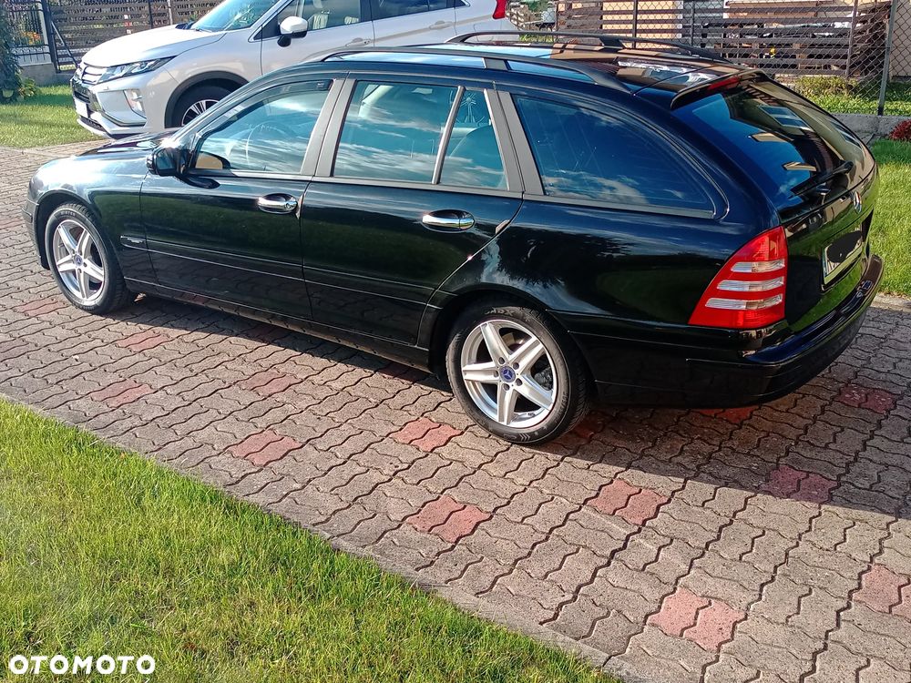 Mercedes-Benz Klasa C 180 T Kompressor Classic - 4
