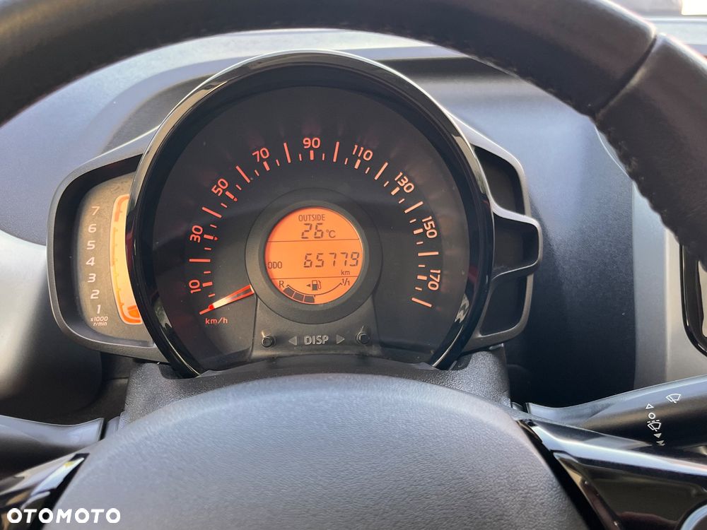 Toyota Aygo x-clusiv - 10