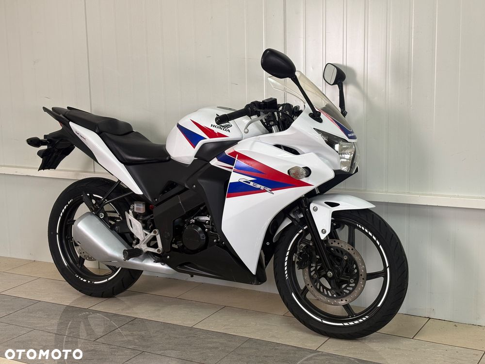 Honda CBR - 1