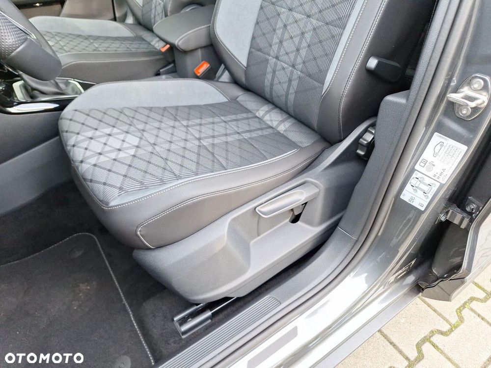 Volkswagen T-Roc - 12