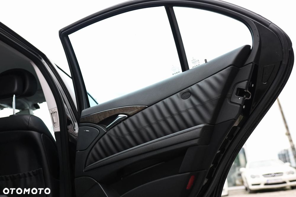 Mercedes-Benz Klasa E 350 4-Matic Avantgarde - 29