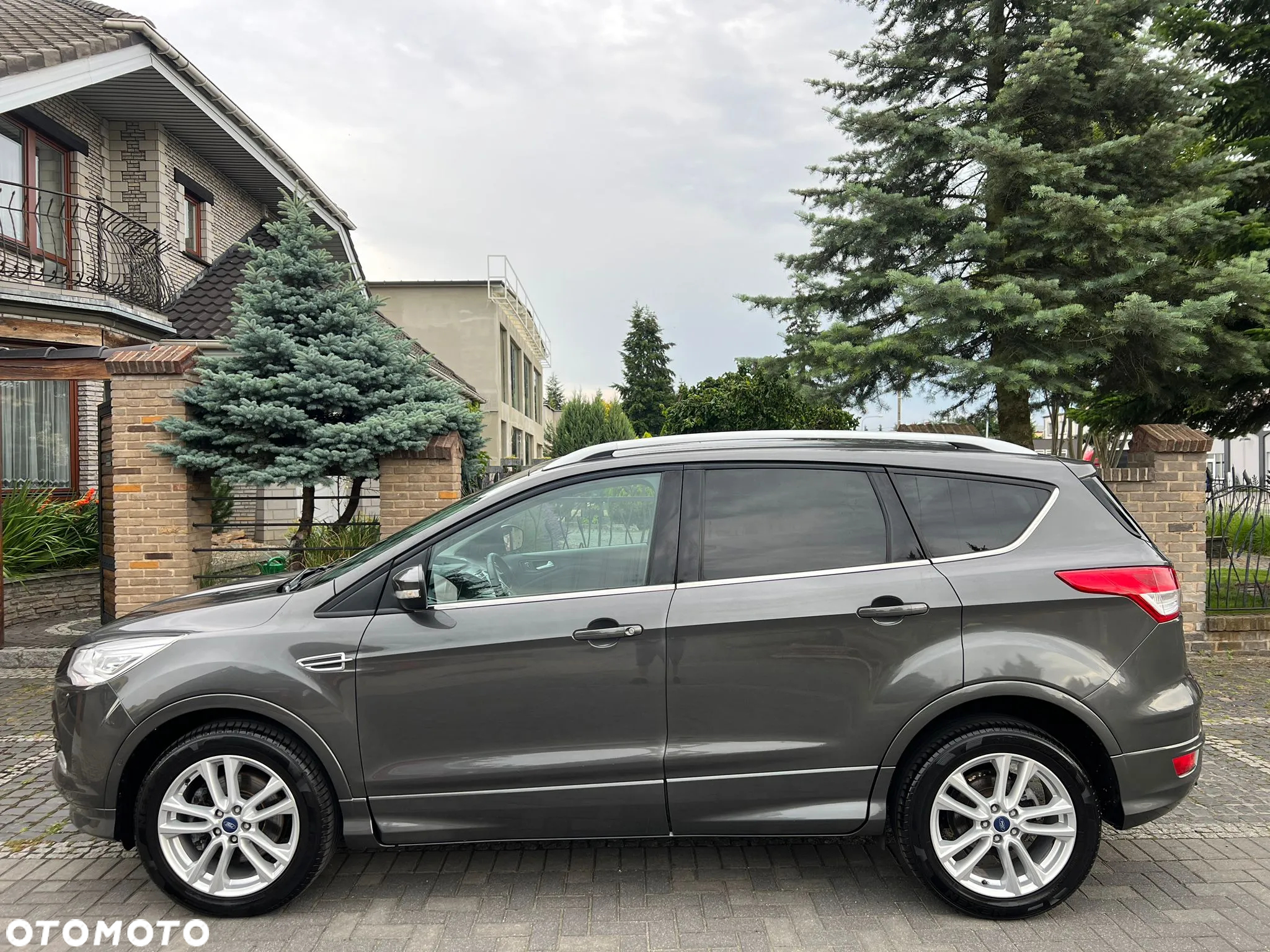Ford Kuga - 11