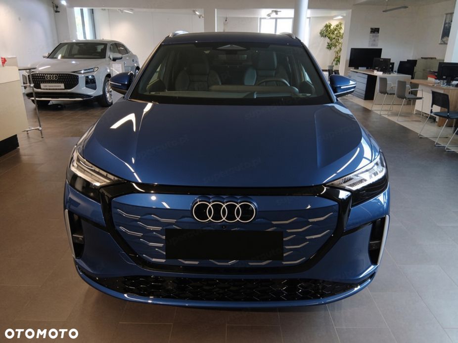 Audi Q4 e-tron - 6