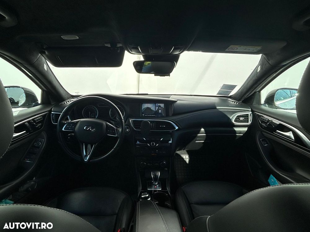 Infiniti Q30 2.2d DCT AWD Premium Tech - 6