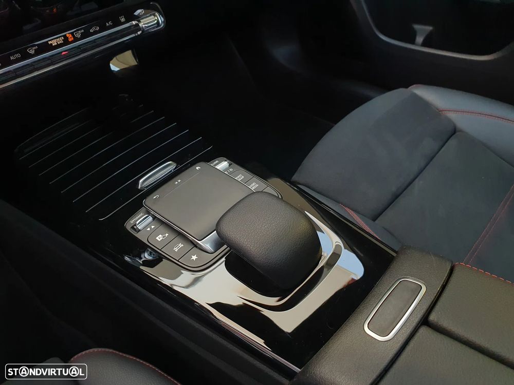 Mercedes-Benz A 250 e AMG Line - 11