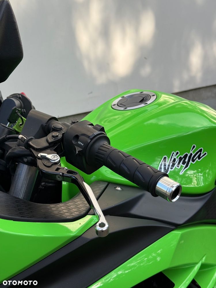 Kawasaki Ninja 300 ABS - 12