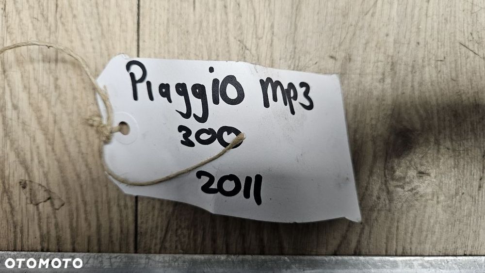 Kolektor kolanko Piaggio MP3 300 - 9