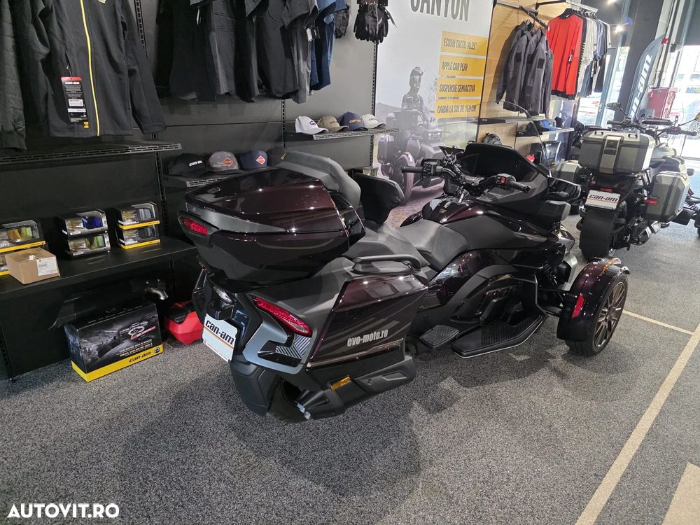 Can-Am Spyder - 2