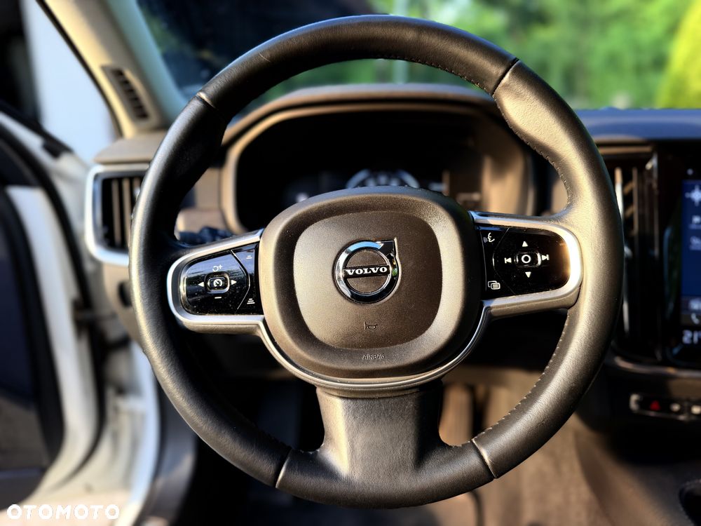 Volvo V90 D4 AWD Momentum - 20