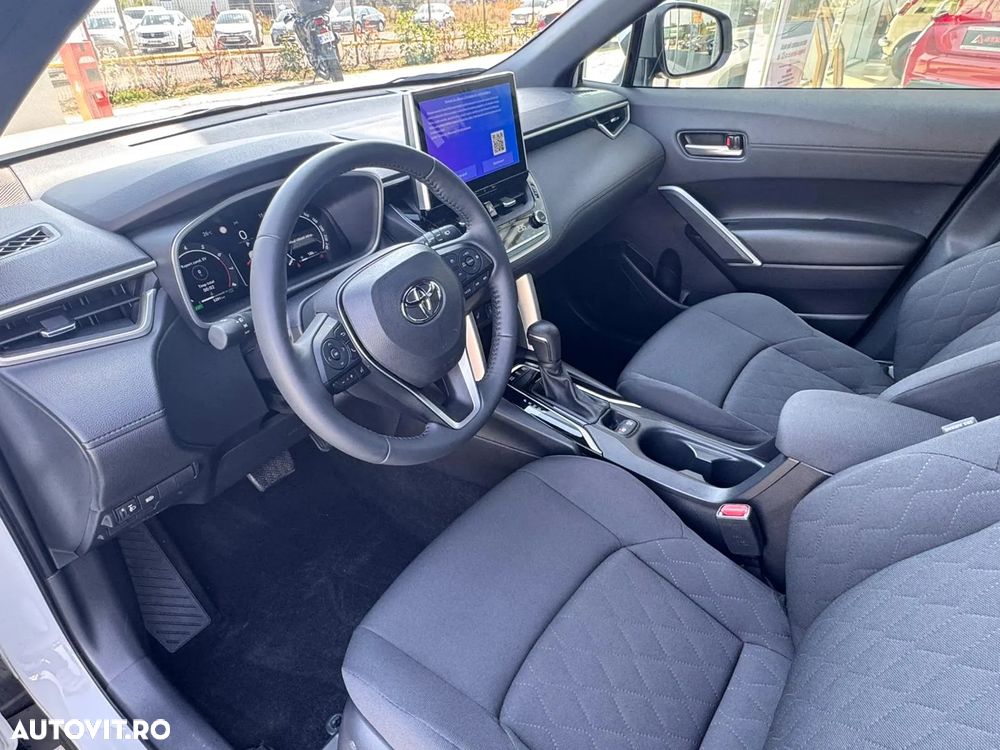 Toyota Corolla Cross - 9