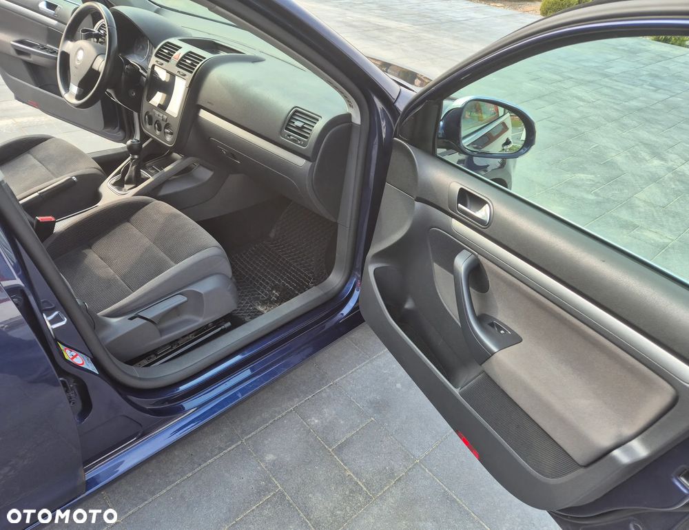 Volkswagen Golf 1.9 TDI DPF Comfortline - 11