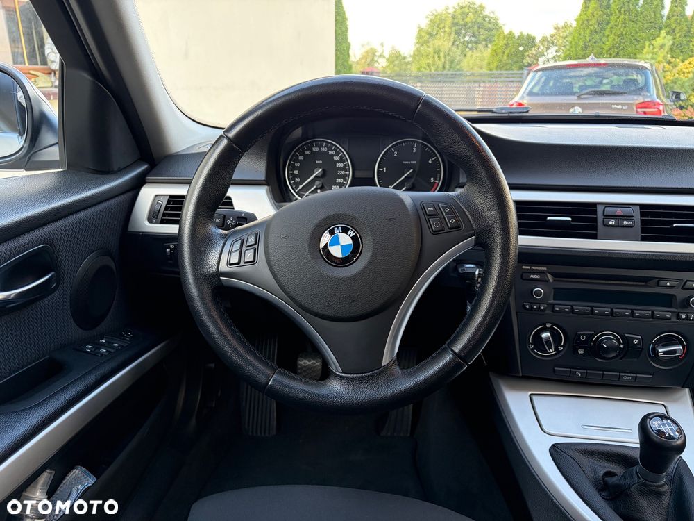 BMW Seria 3 318d DPF Edition Lifestyle - 16