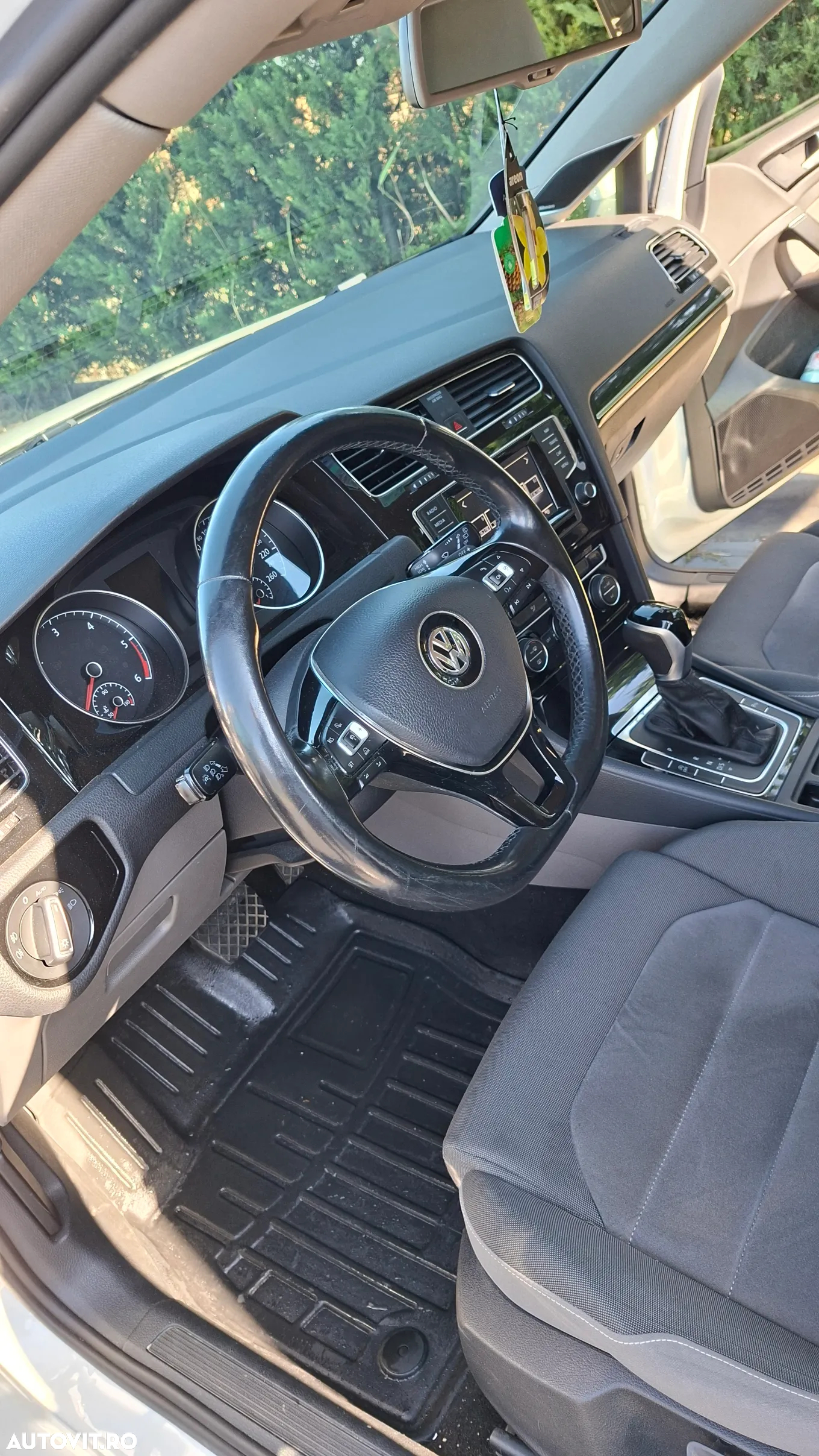Volkswagen Golf 2.0 TDI DSG BMT Comfortline - 4