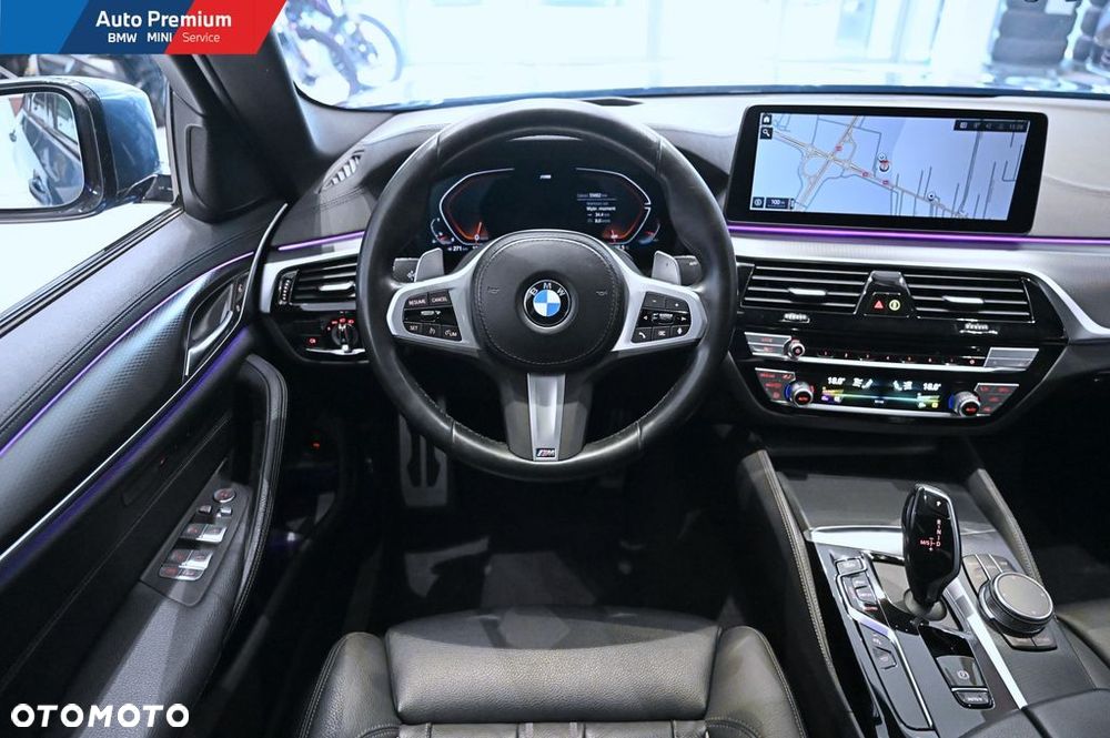 BMW Seria 5 540i xDrive mHEV - 12