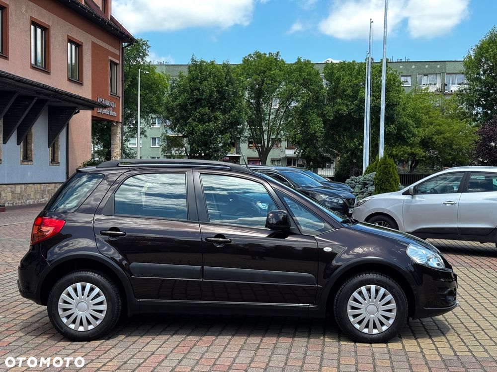 Suzuki SX4 1.6 Premium - 28