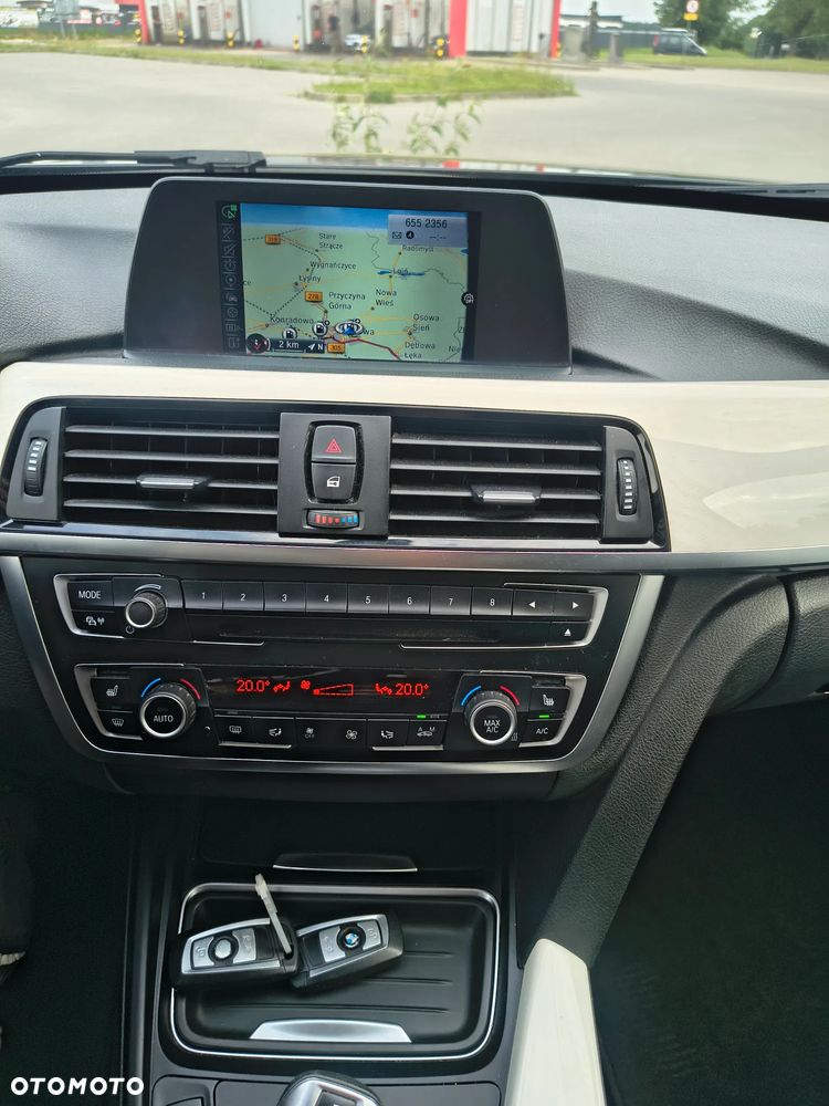 BMW Seria 3 318d Blue Performance Luxury Line - 17