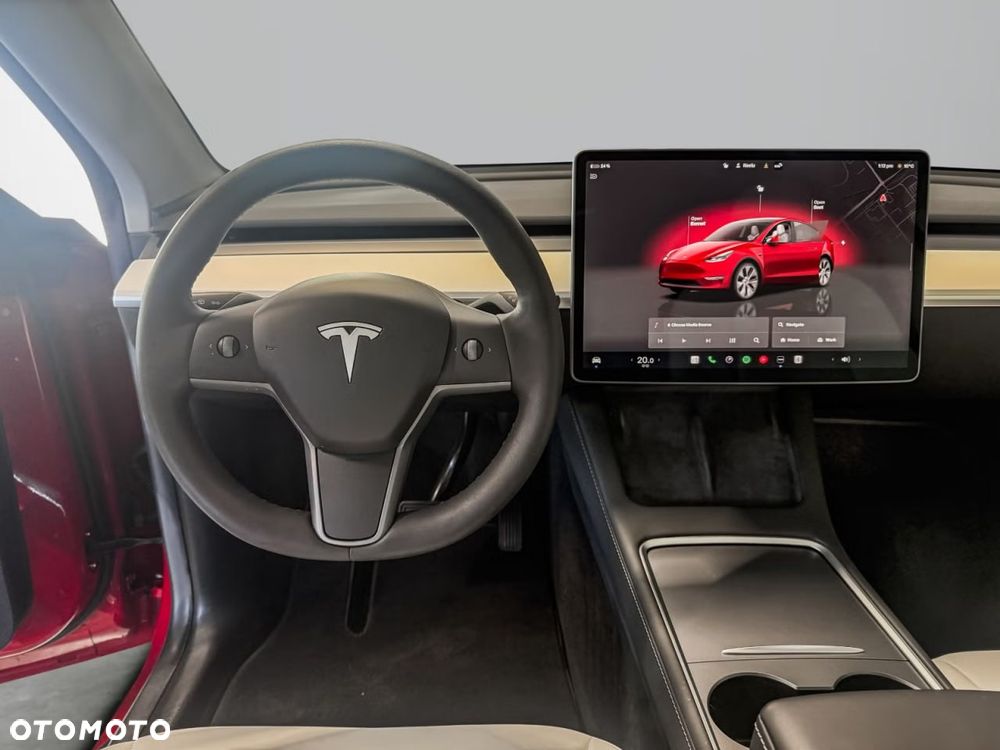 Tesla Model Y - 2