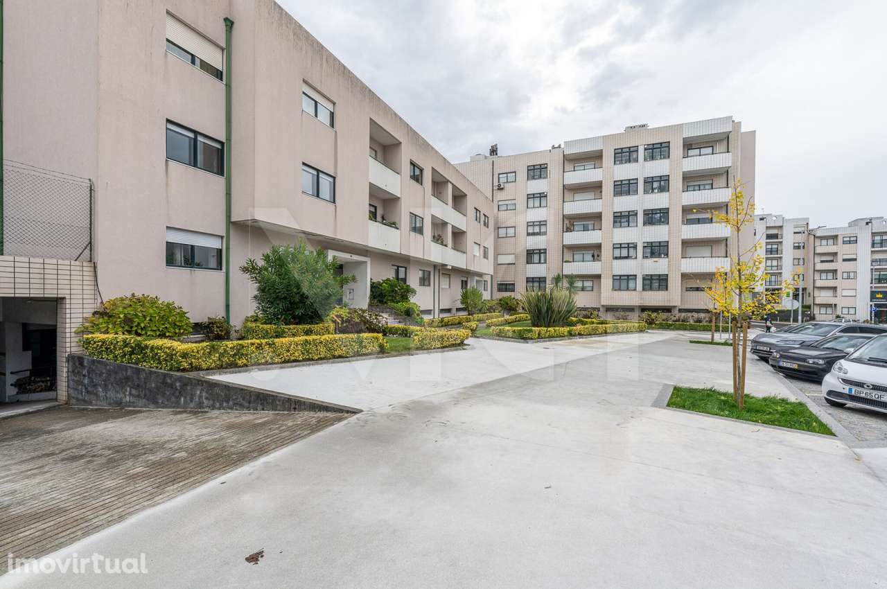 T2 com Varanda, Lugar de garagem e Arrumos em Custóias - Matosinhos - Grande imagem: 2/49