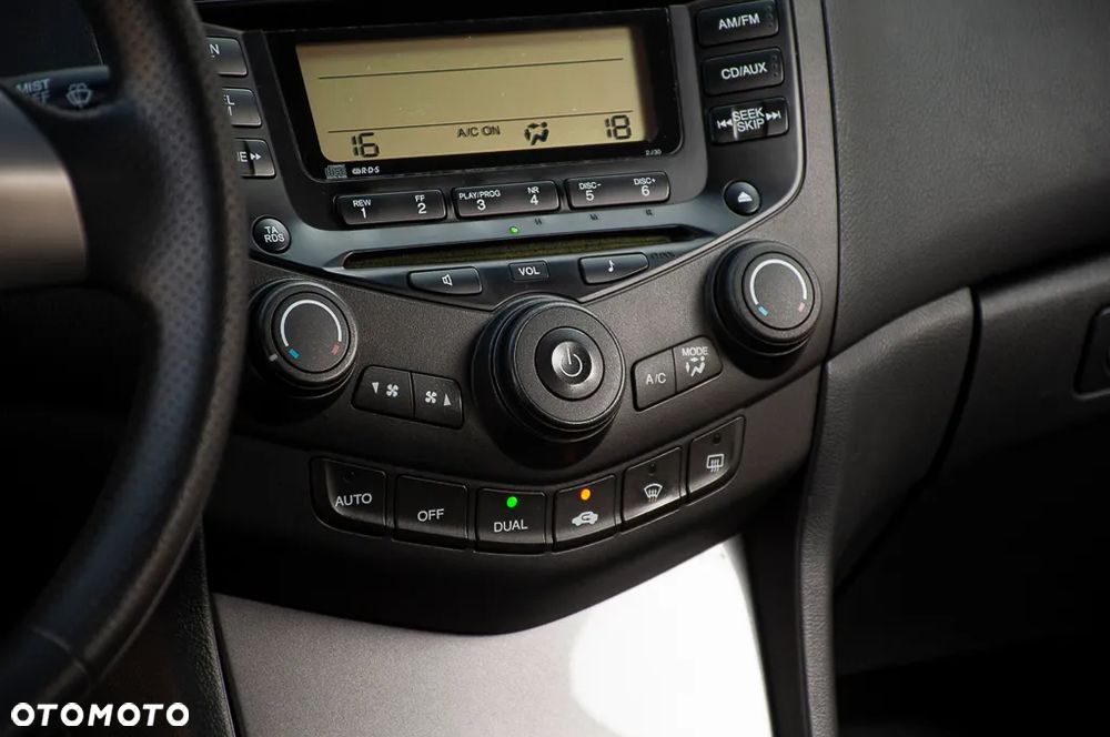 Honda Accord 2.0 Sport - 29